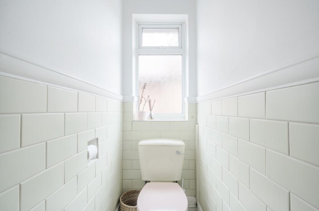 1303703-17-684b44c32aa10-ARW