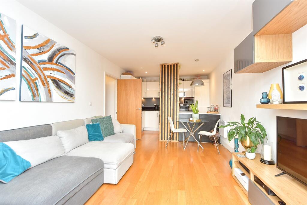 Kitchen/ Living Area