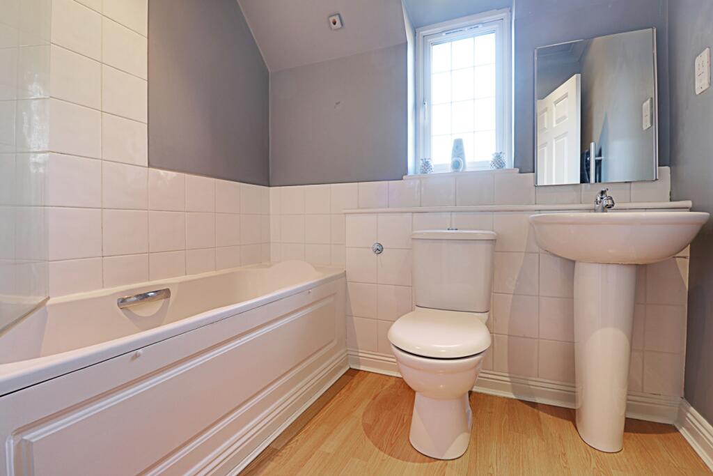 6 Imperial Court Bathroom