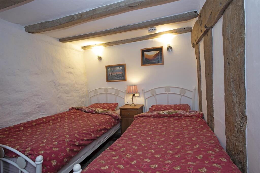 Farmhouse Bedroom 2.jpg