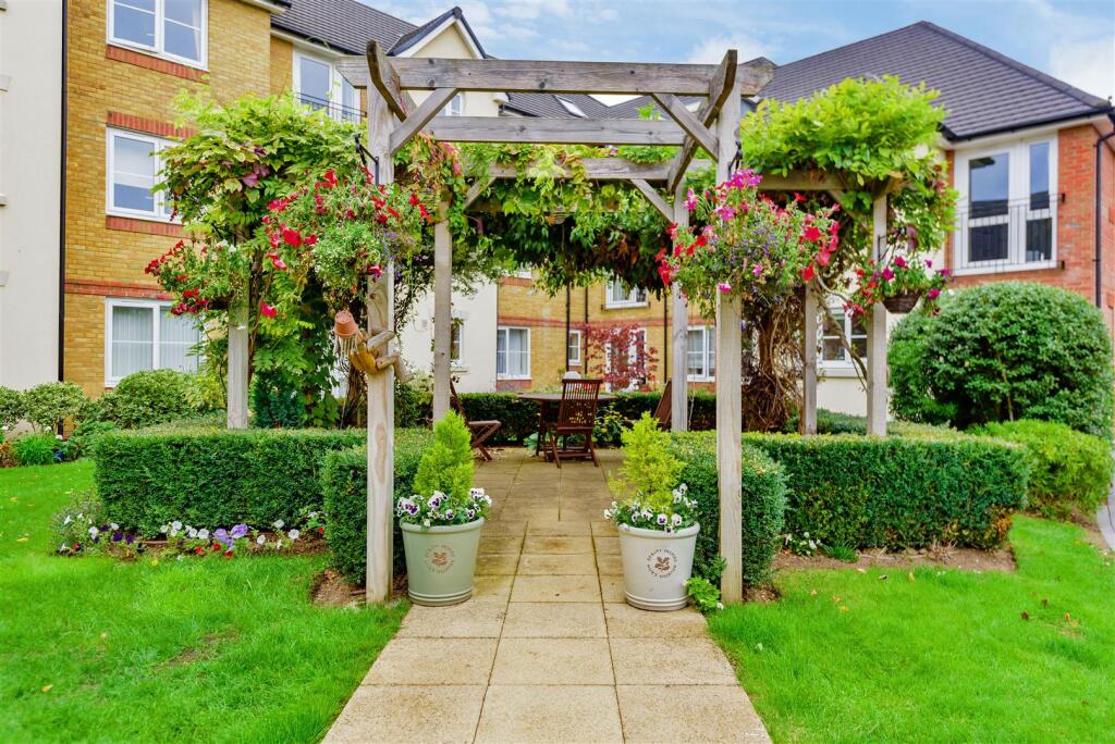 Owners Patio Area.jpg