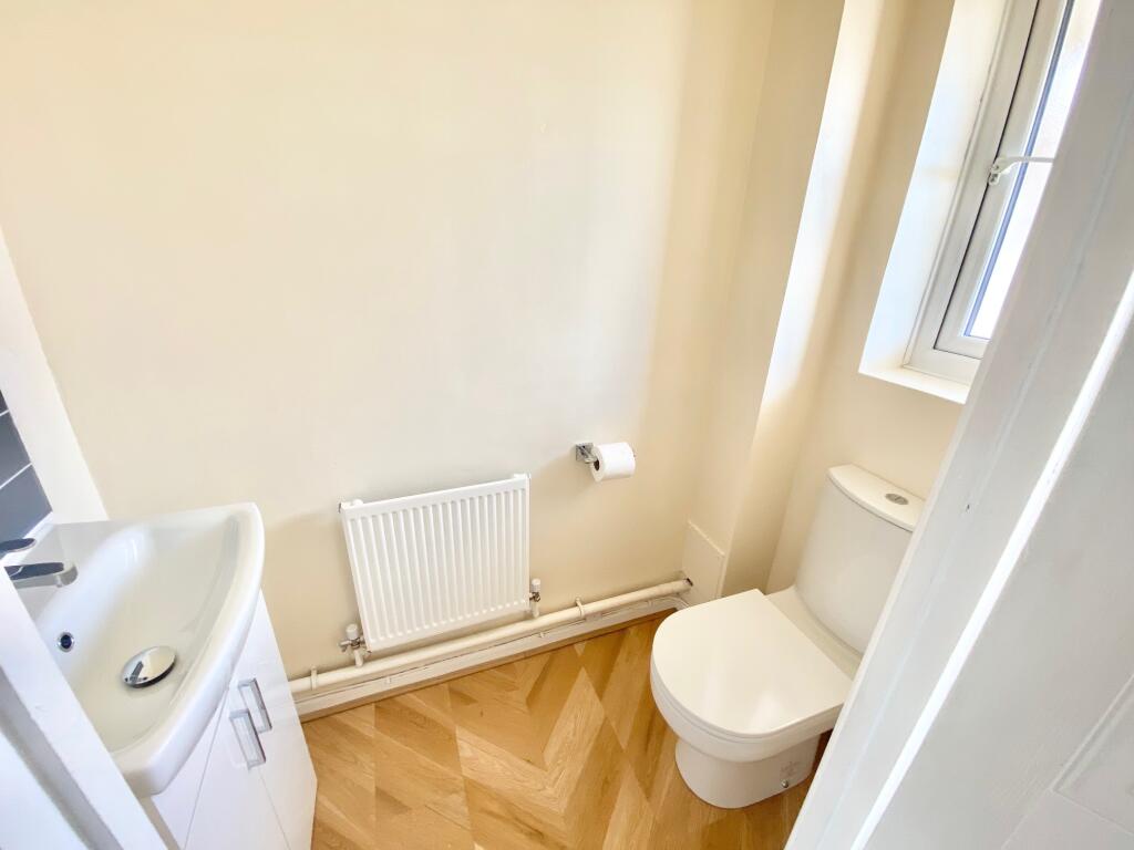 Cloakroom/wc