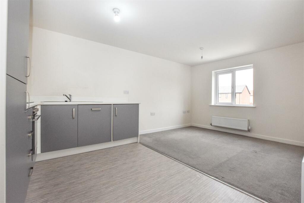 Lounge  Kitchen.JPG