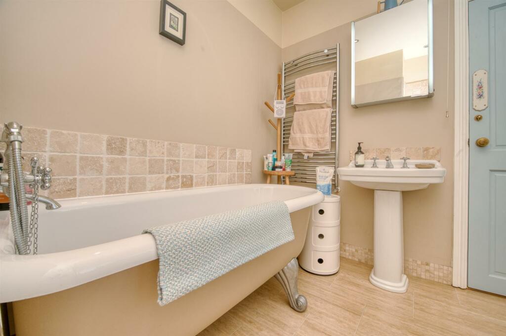 Bathroom - bath and sink.jpg