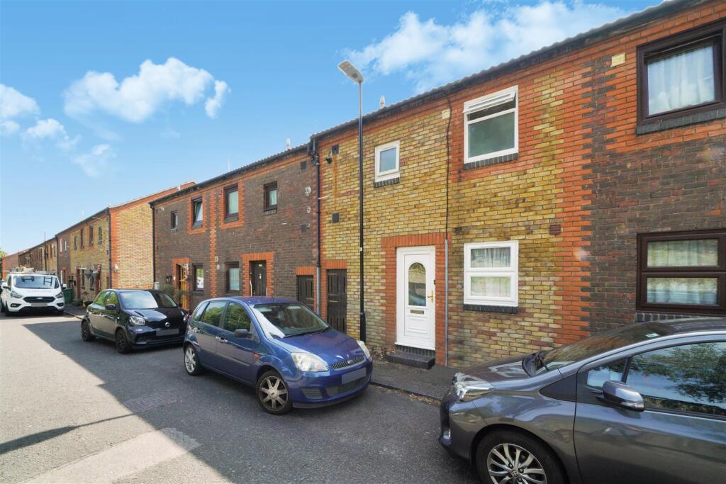 26 Tyrell Close - NR8KhjNiQyKHvny4PbkW.jpg