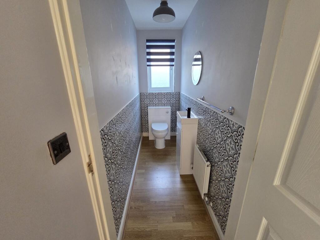 Cloakroom/wc