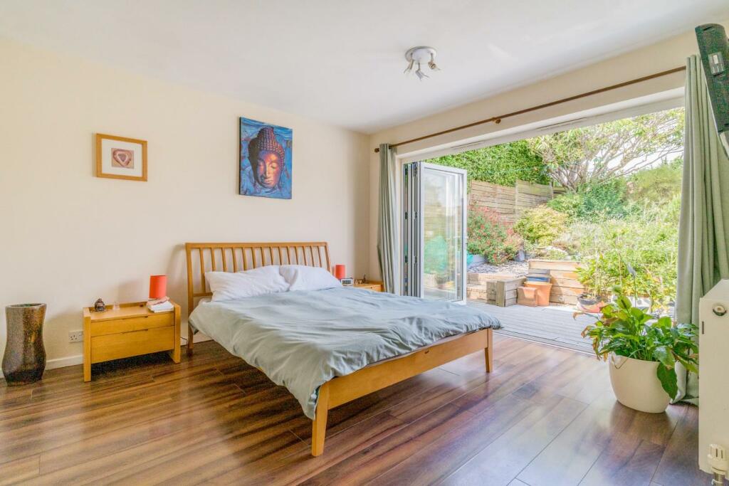 157 Rodmell Avenue-15.jpg