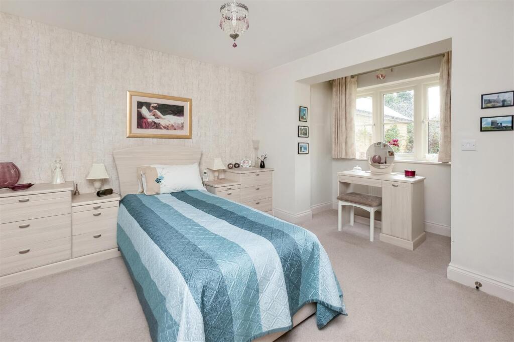 16 Porter Close-8.jpg