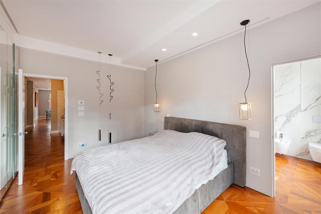 Flat 4, 55 Cadogan Gardens Hi-12.jpg