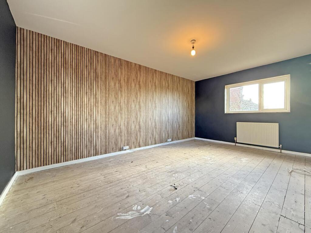 Elgin Crescent 115 - Bedroom One.jpg