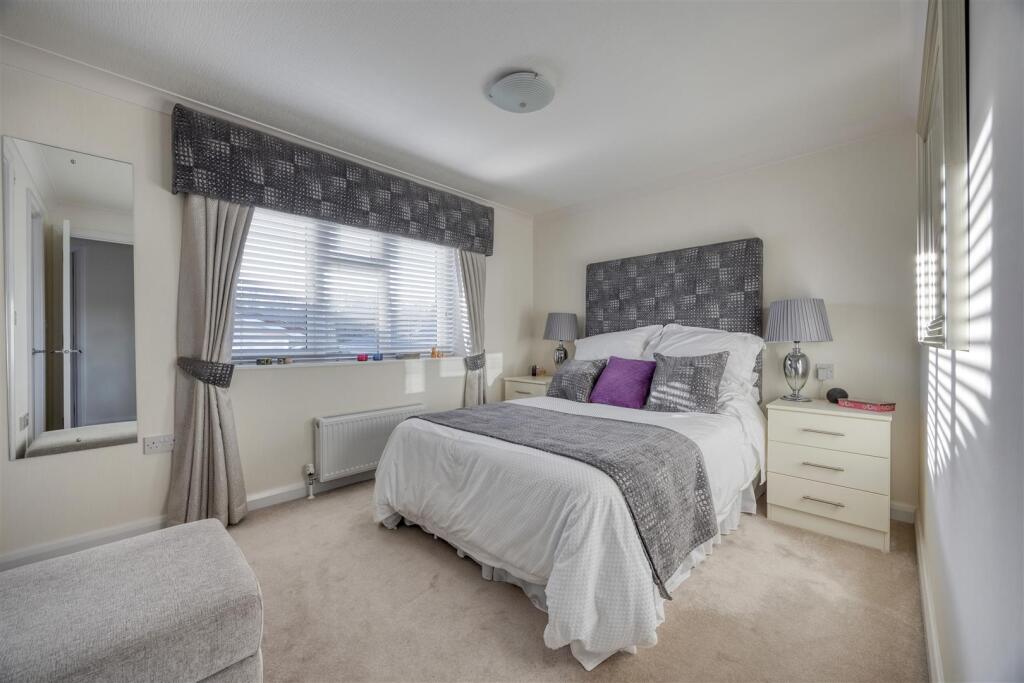 8_MAPLE_CRESCENT_RED_DEER_VILLAGE_014.JPEG