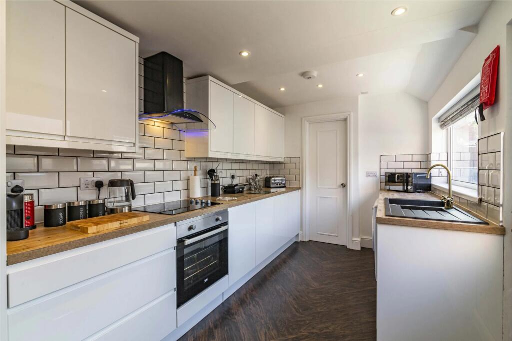 5-bed-student-property---bills-included-image-1.jpg