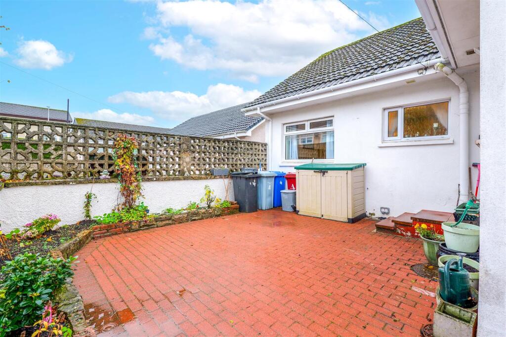24- Rear Garden.jpg