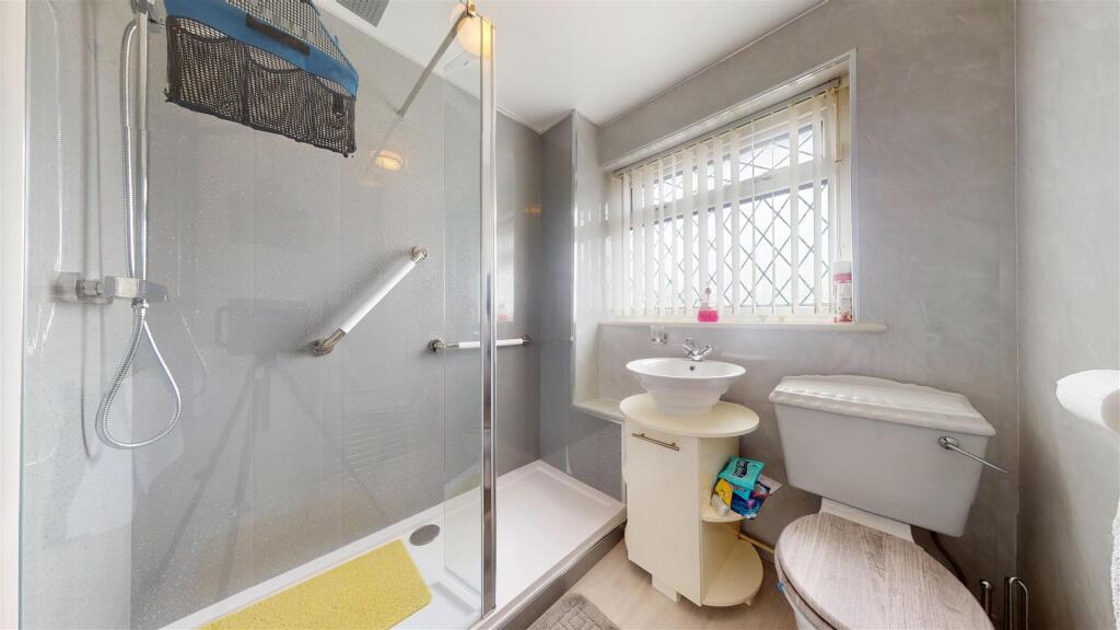 Poynter Street Shower Room