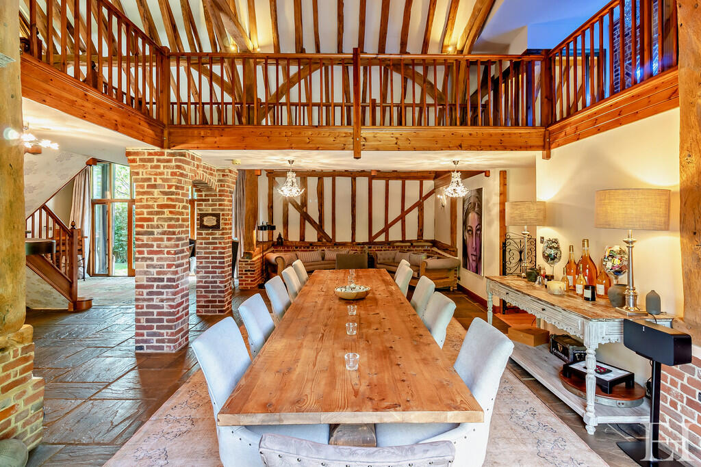 8645646-interiorW...