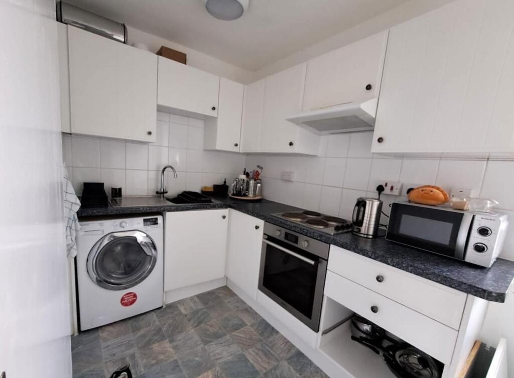 Annexe kitchen.jpg