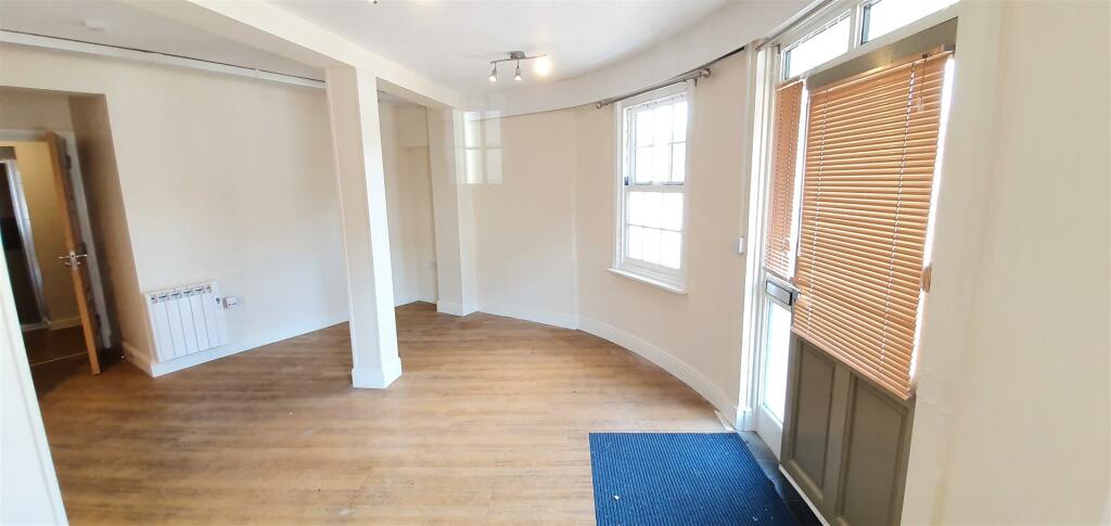 Lounge/Bedroom