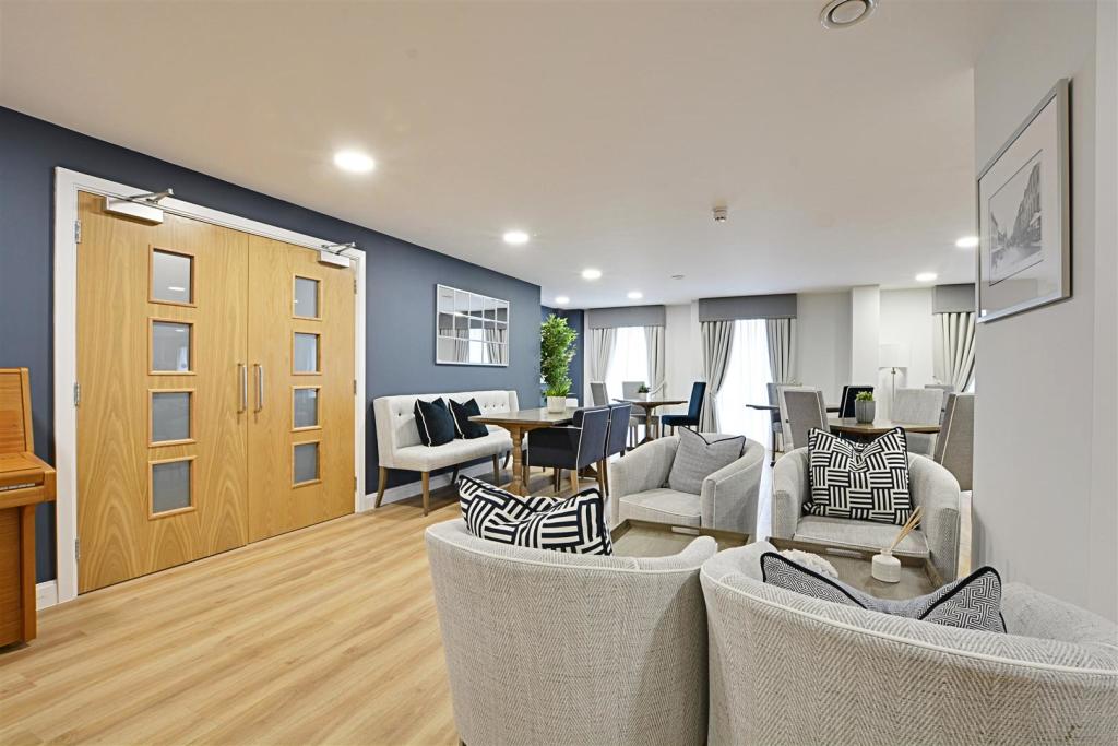 Dining Room 1.jpg