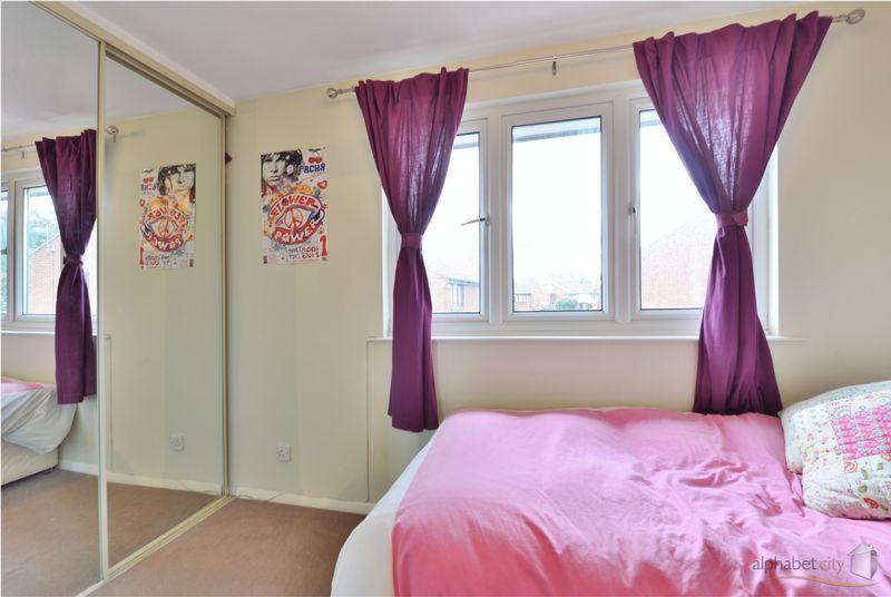 Bedroom 2 (2)