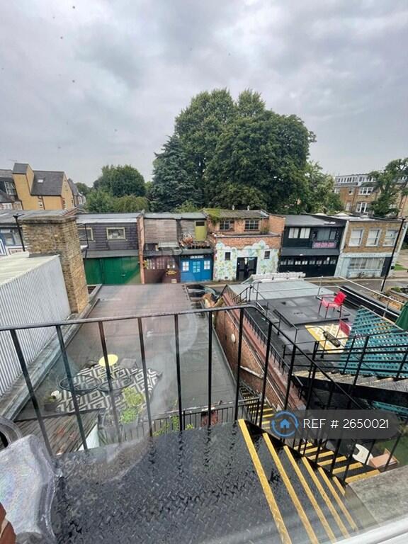 Avenue Mews Photo 2