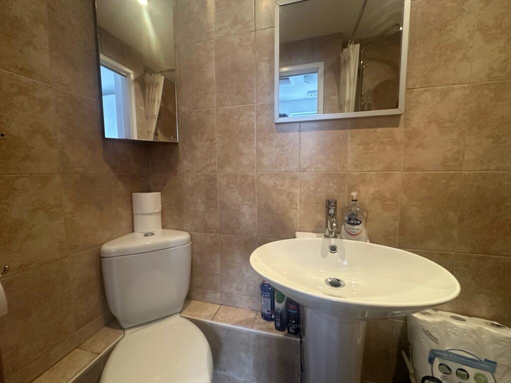 370EE002-2DF0-4C52-8C6D-69DF45F7C78C