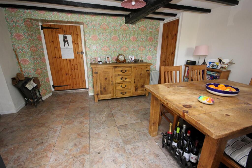 Dining Area.jpg