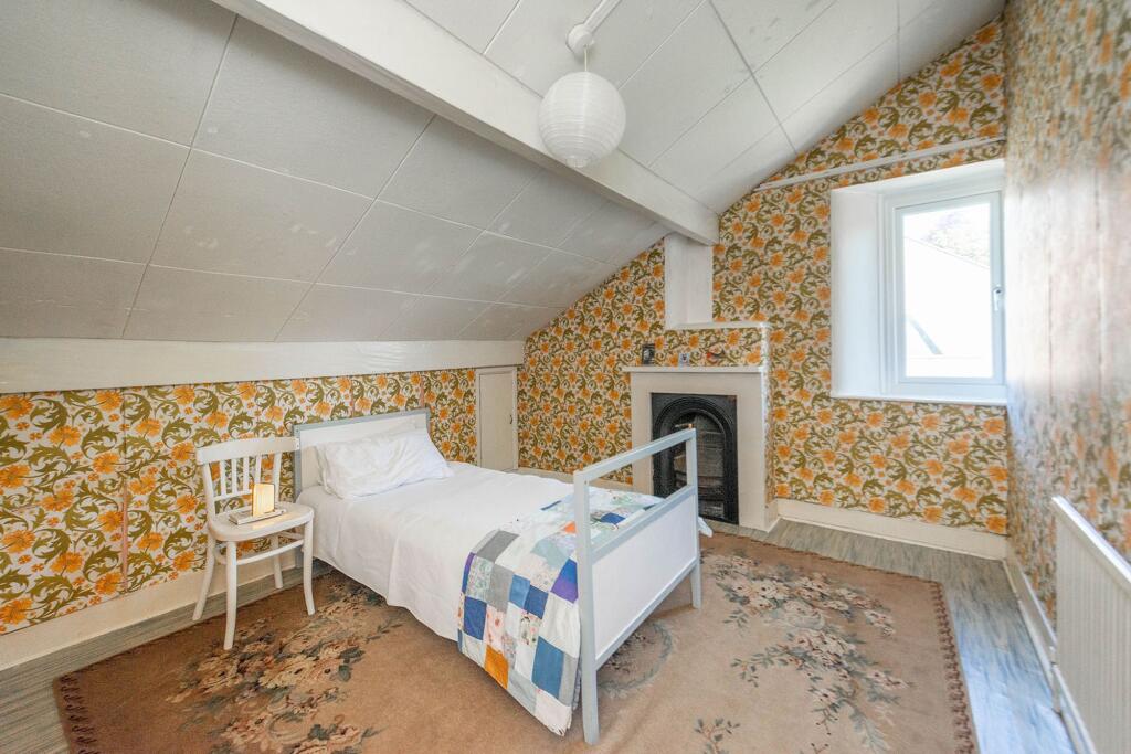 BEDROOMS, BATHROOMS AND W/Cs