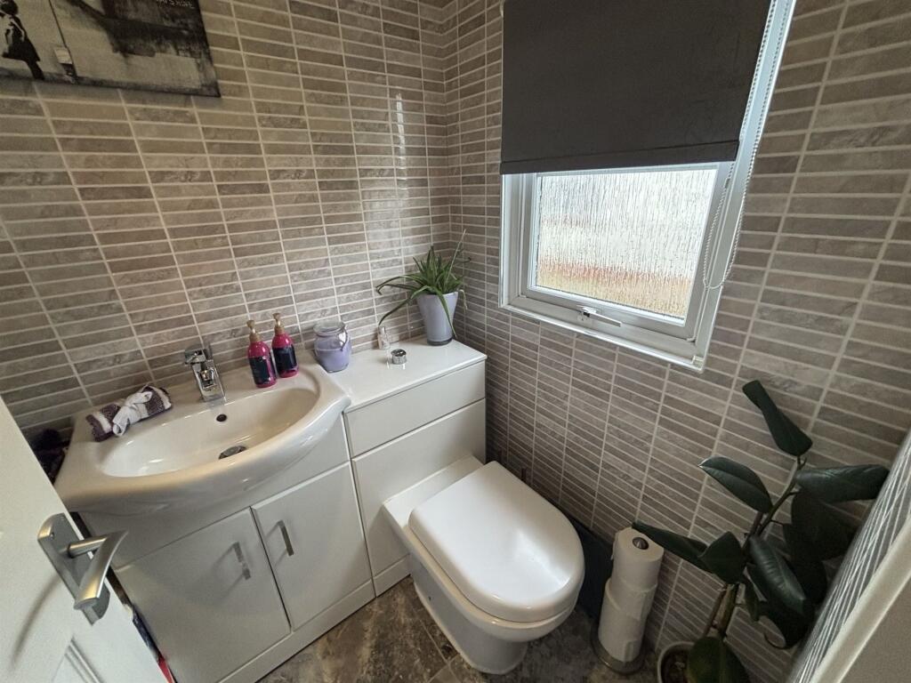 Ensuite To Bedroom 1