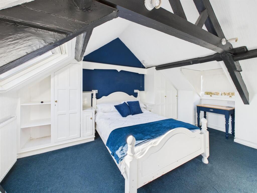 Bedroom: