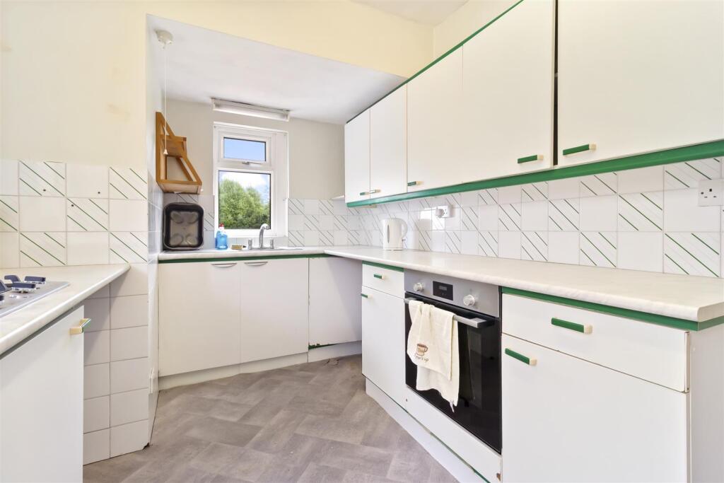 16 Upper West Drive-010.JPG