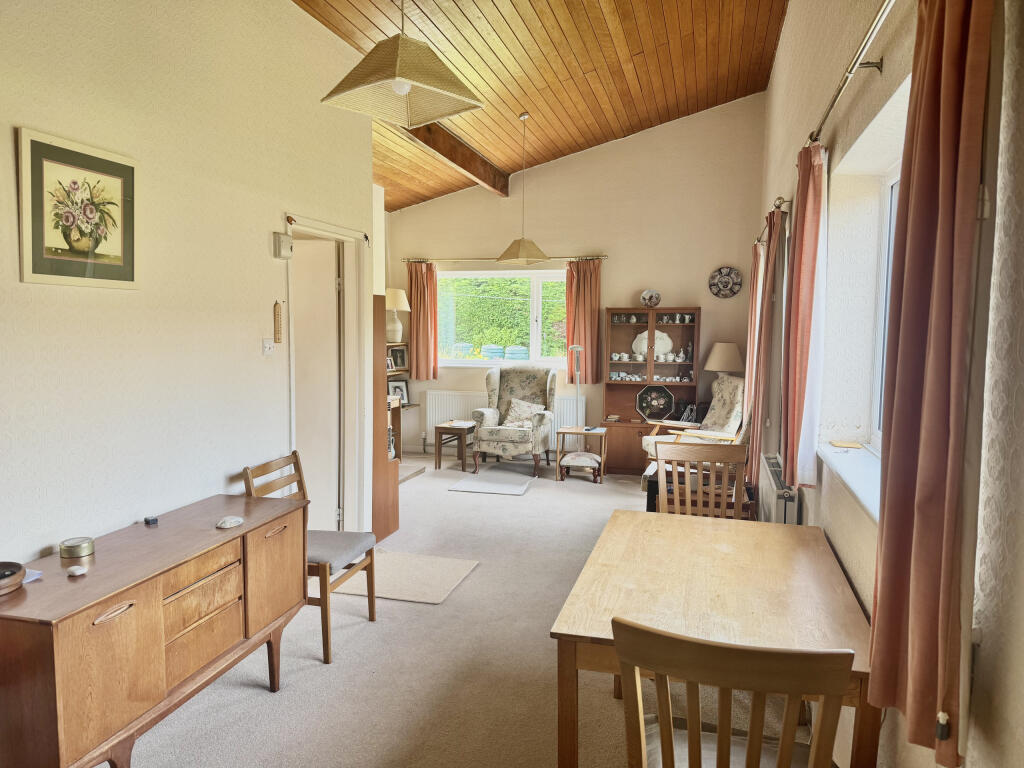 Lounge / Dining Room