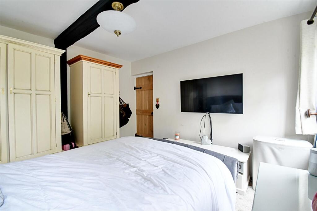Living Room 3.jpg