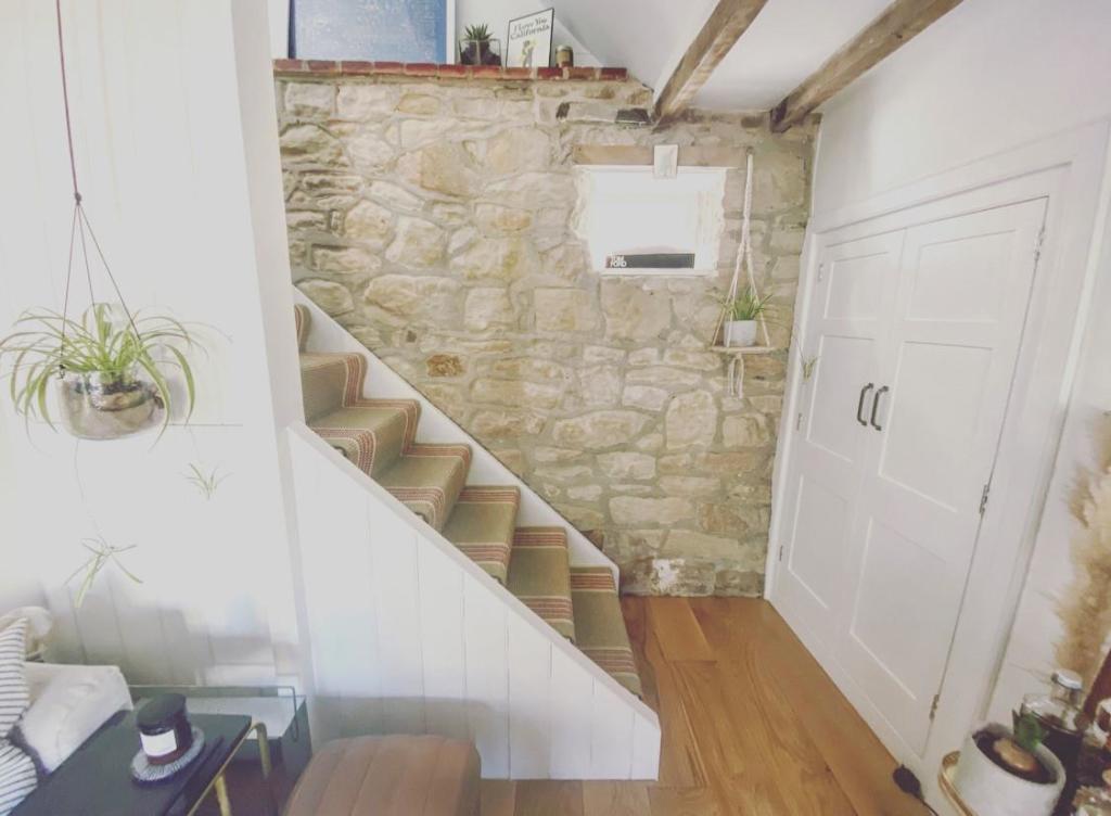 Stairs &amp; landing
