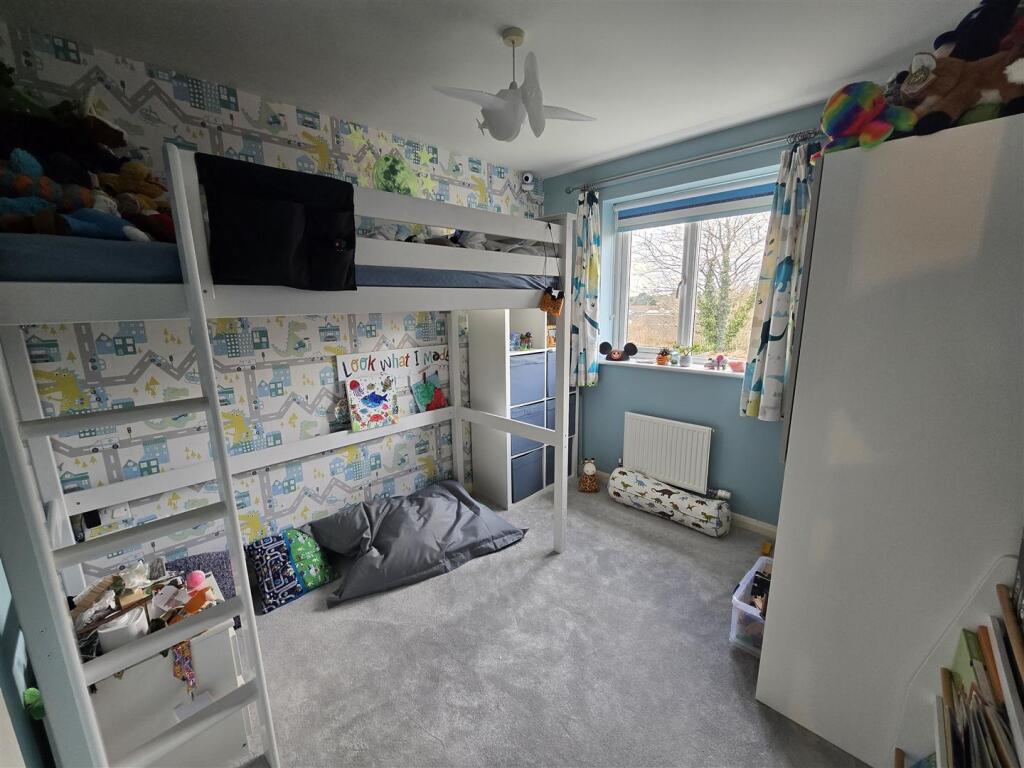 19 livingstone bed.jpg