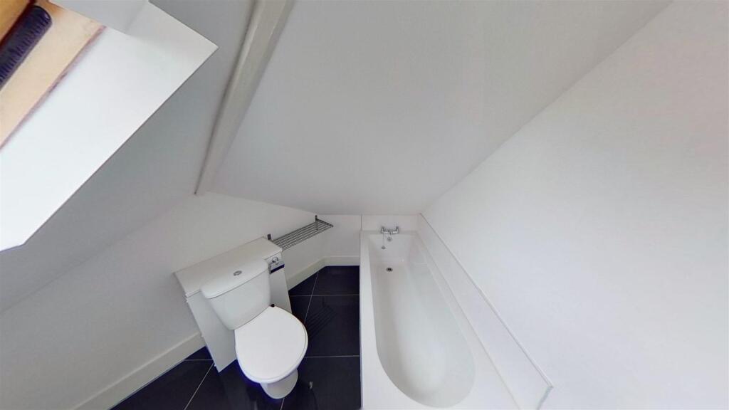 Gains-Road-Room-6-offsuite.jpg