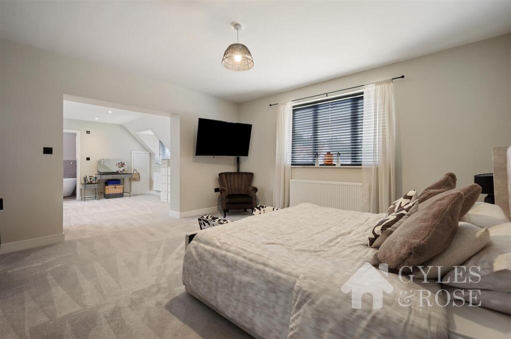 Principal bedroom