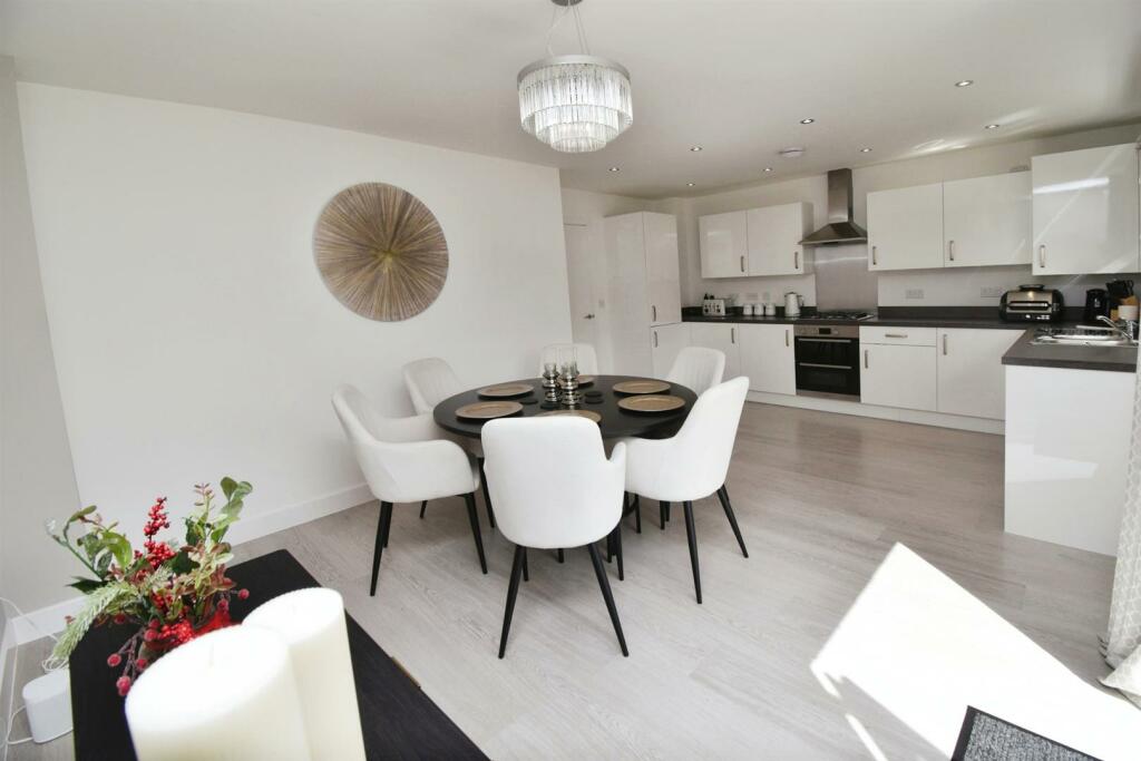 KITCHEN/LIVING 2