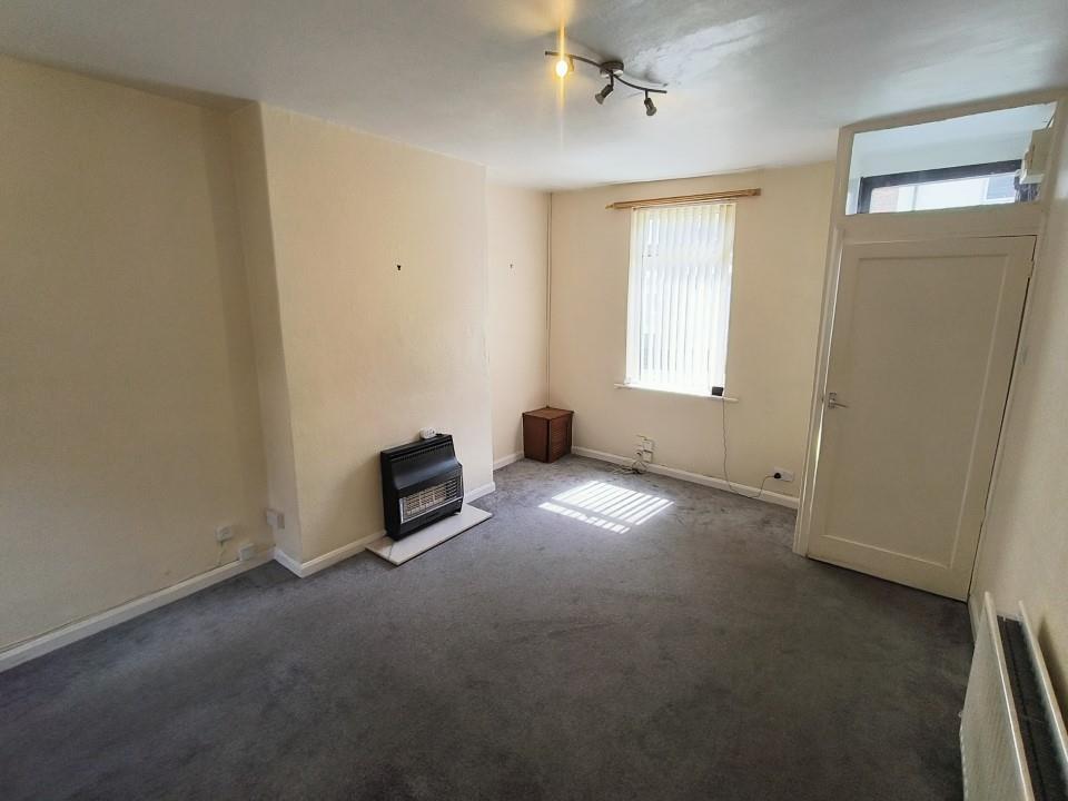 LIVINGROOM 2.jpg