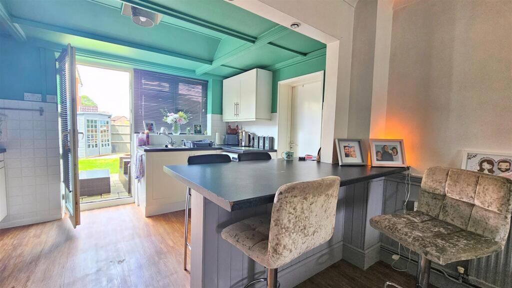 Lounge/Kitchen