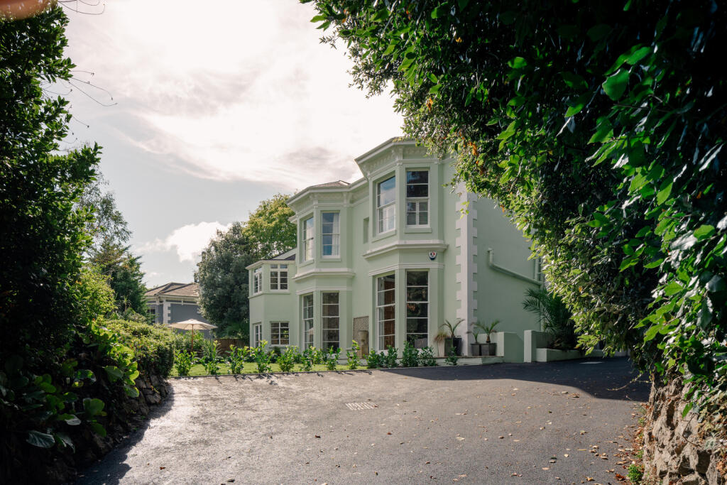 311136 - MEADFOOT2-.1.jpg