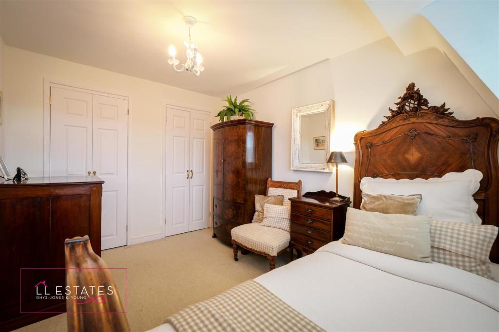 Bedroom 3.jpg