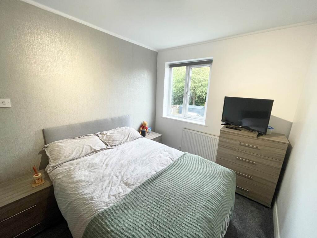 Room 2 (4)