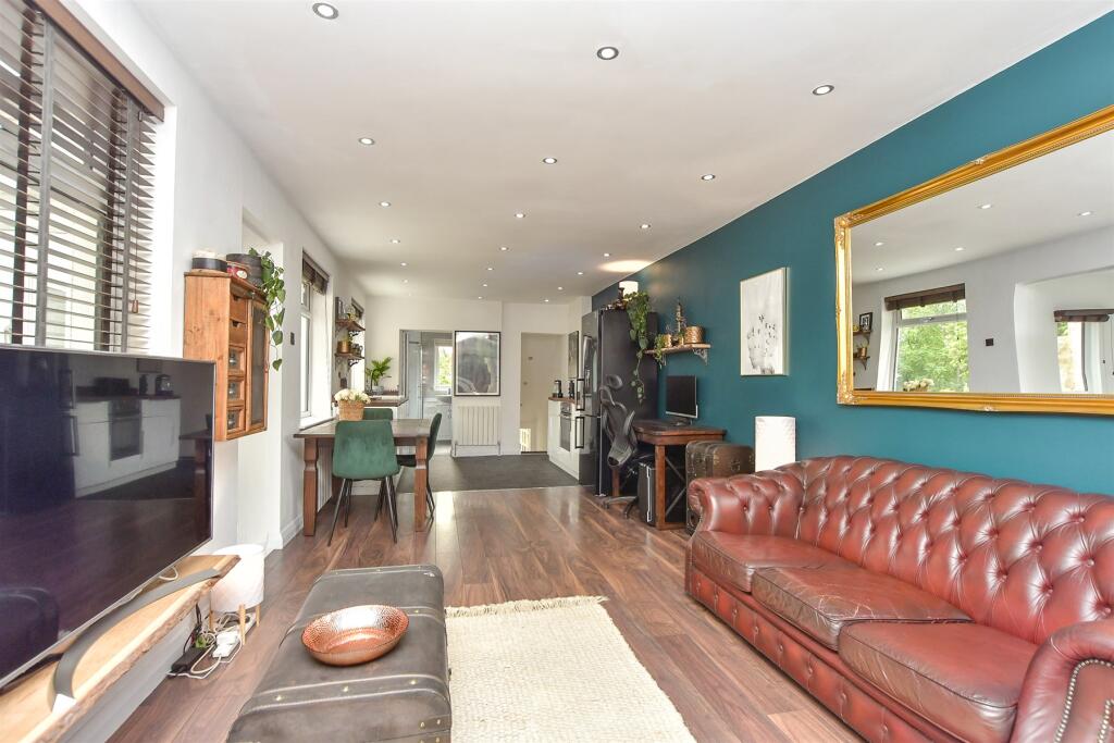 Living/ Kitchen/ Sleeping Area