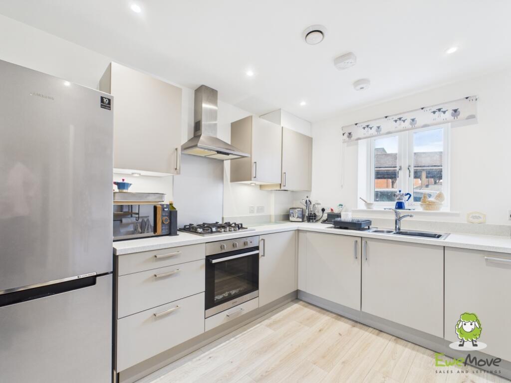 EweMove Estate Agents Basingstoke - Appain Way - K