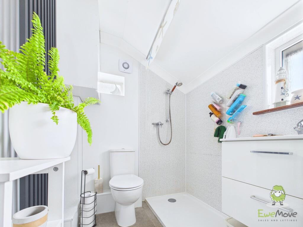 CAM01543G0-PR0134-STILL008