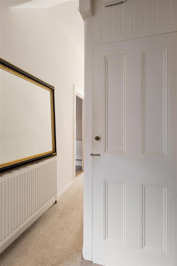 Lyndhurst Drive, E10