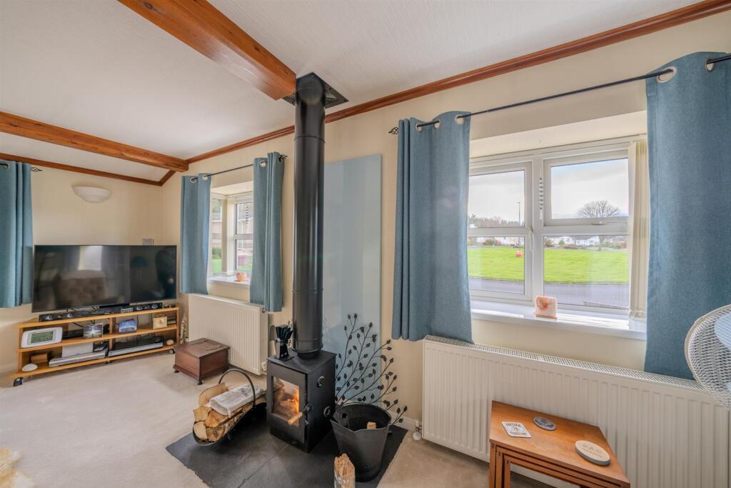 3 Maple Crescent Springwood Village Kelso-06.jpg