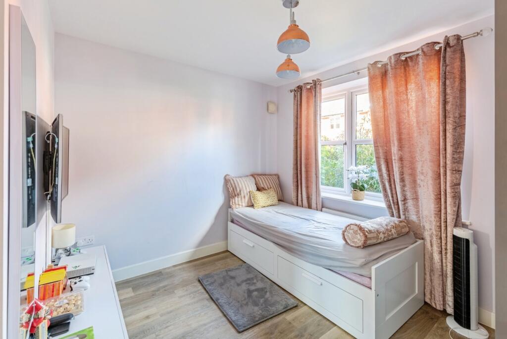 Bedroom/Family Room