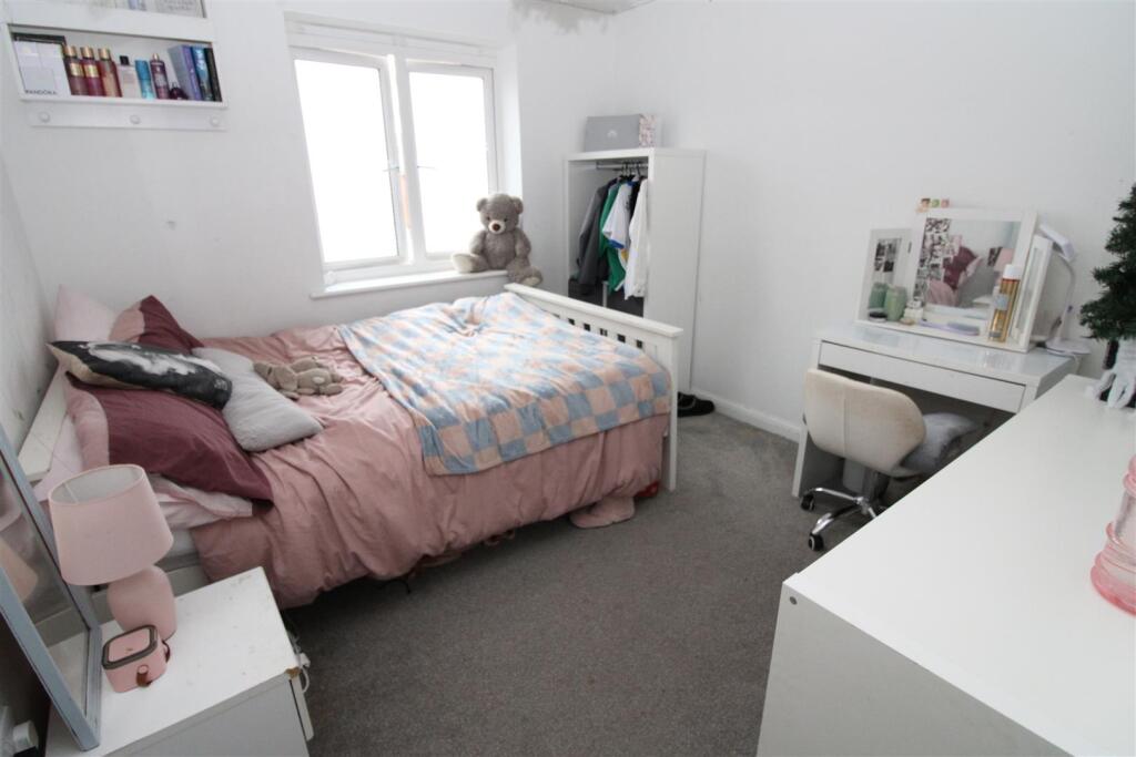 Bedroom 2.JPG