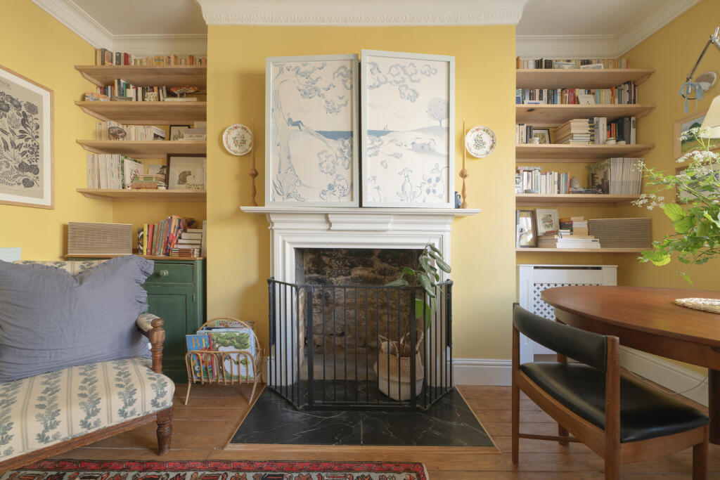 280642 - 12 Whiteheads Lane ph45 copy.jpg